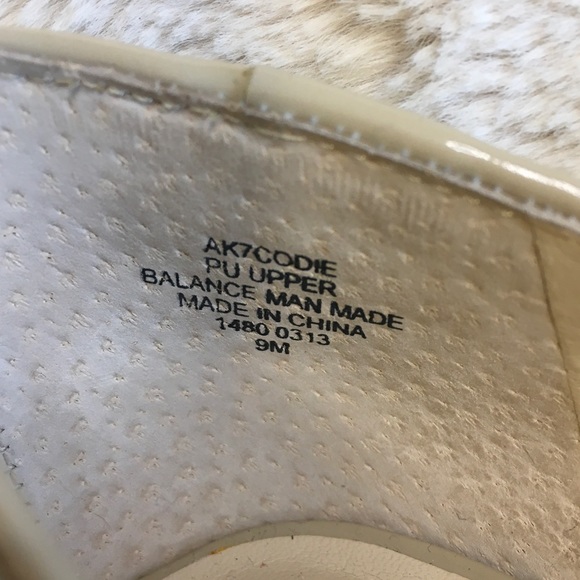 Anne Klein AK7 Codie Nude Faux Patent Pumps Size 9 - Picture 9 of 12